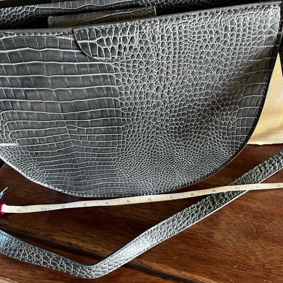 A NEW DAY Gray Croc with Gold Details Crossbody Bag - Picture 4 of 16